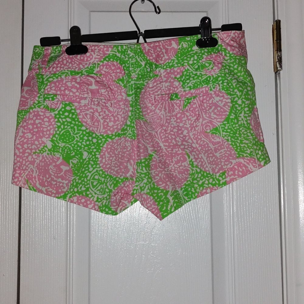 Lilly Pulitzer  green pink fruit animal print flat front  The Walsh Short Sz 0 - Picture 4 of 7
